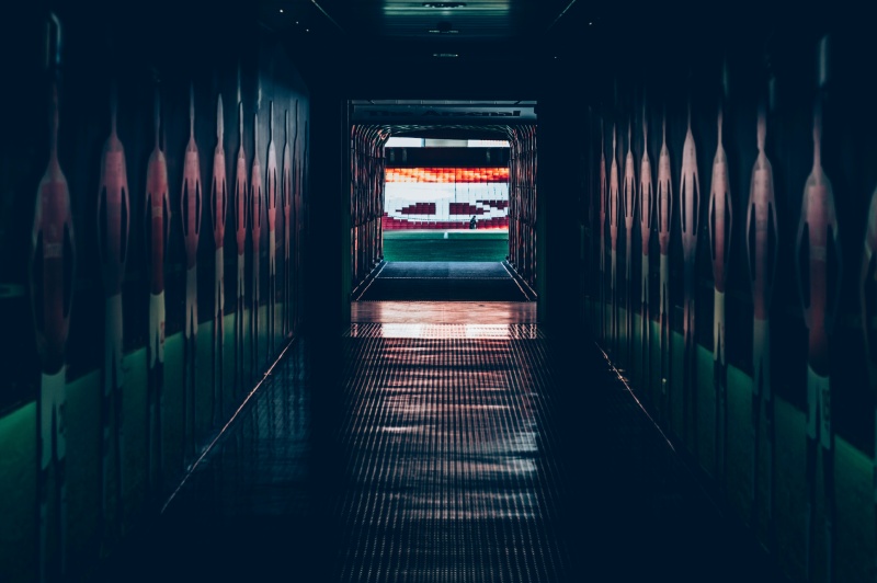 Spillertunnel før en kamp i UEFA Conference League